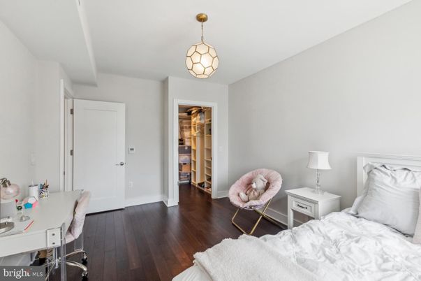 Bedroom, Home Office, Interior, Pendant Lights, Wood Texture Flooring