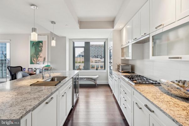 Interior, Kitchen, Pendant Lights, Recessed Lighting, Wood Texture Flooring