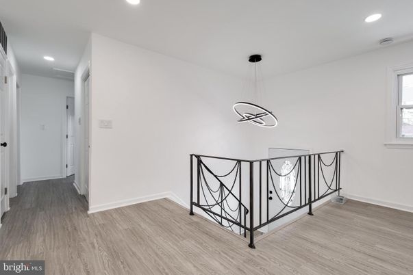 Interior, Pendant Lights, Recessed Lighting, Wood Texture Flooring