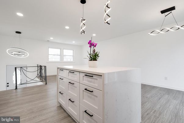 Interior, Pendant Lights, Recessed Lighting, Wood Texture Flooring