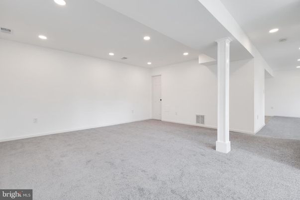 Empty room, Interior, Recessed Lighting