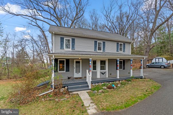 Exterior, Facade, American Foursquare