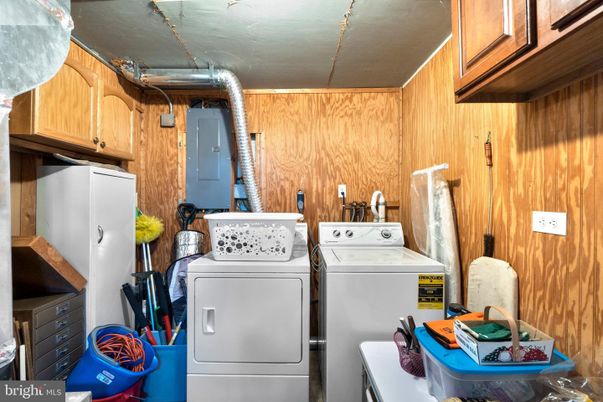 Interior, Washer, Wooden Walls
