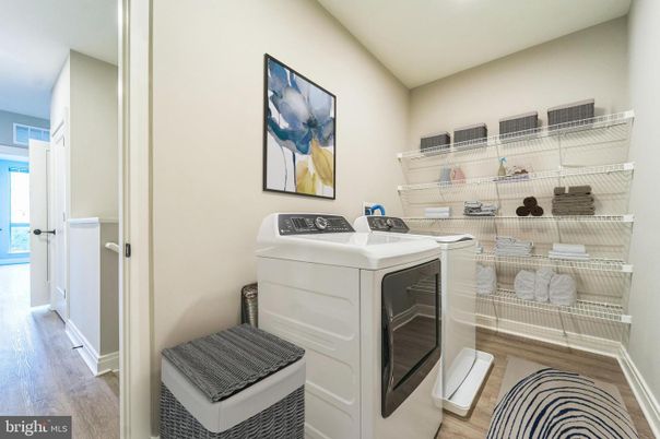 Interior, Washer, Wood Texture Flooring
