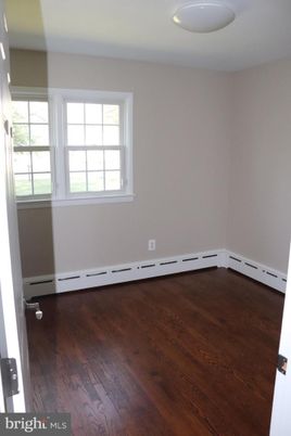 Empty room, Interior, Pendant Lights, Wood Texture Flooring