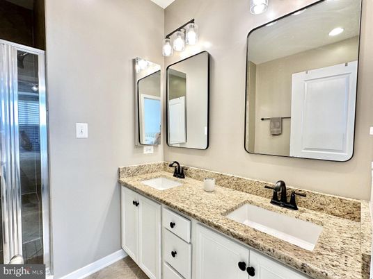 Bathroom, Dual Sink Vanities, Interior