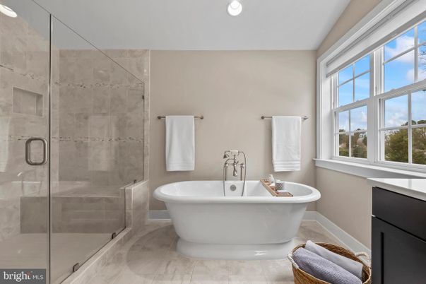 Bathroom, Free Standing Baths, Glass Shower, Interior, Recessed Lighting