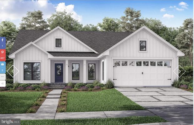Attached, Exterior, Facade, Farmhouse