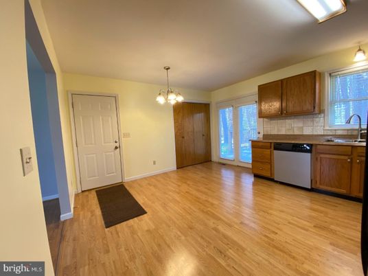 Interior, Kitchen, Pendant Lights, Wood Texture Flooring