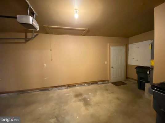 Garage, Interior