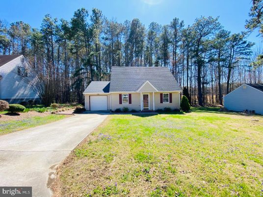 Attached, Backyard, Exterior, Facade, Cape Cod