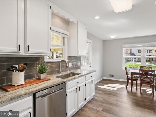 Dining room, Interior, Kitchen, Recessed Lighting, Wood Texture Flooring
