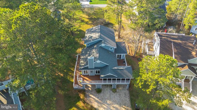 Exterior, Drone