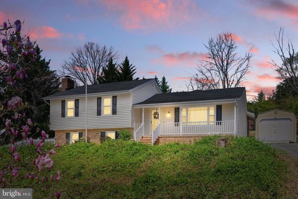 Attached, Detached Garage, Exterior, Facade, Split Level