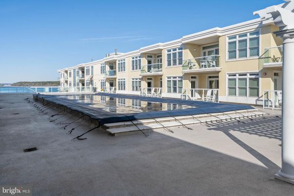 Exterior, Pool, Water