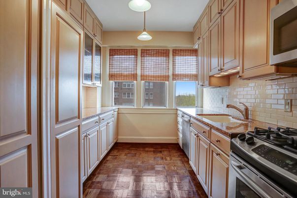 Interior, Kitchen, Pendant Lights, Wood Texture Flooring