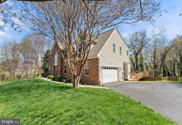 Attached, Exterior, Facade, Brick Facade, Cape Cod