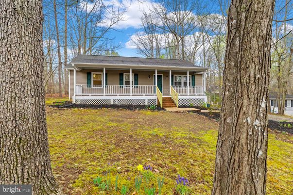 Backyard, Exterior, Facade, Cape Cod