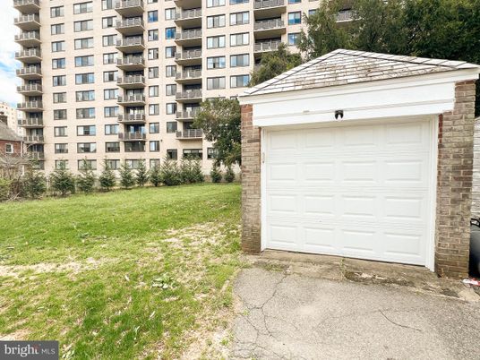 Detached Garage, Exterior