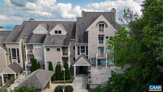 Exterior, Facade, Queen Anne Victorian