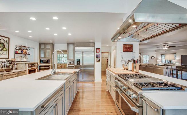 Interior, Kitchen, Living room, Recessed Lighting, Stainless Steel Appliances, Wood Texture Flooring