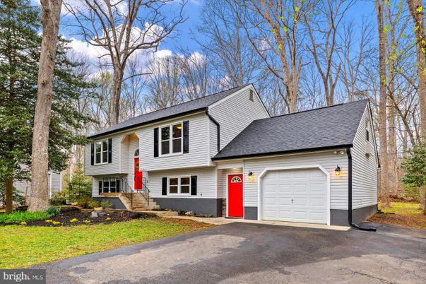 Attached, Exterior, Facade, Raised Ranch