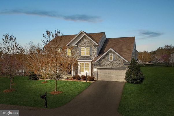 Attached, Exterior, Facade, Brick Traditional
