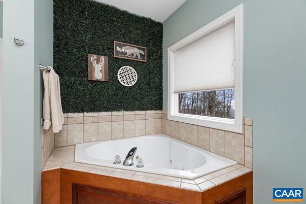 Bathroom, Interior, Tile Countertops