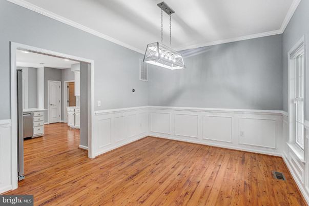 Empty room, Interior, Pendant Lights, Wood Texture Flooring