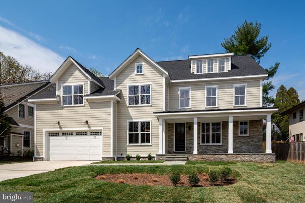 Attached, Exterior, Facade, Farmhouse