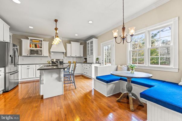 Chandelier, Dining room, Interior, Kitchen, Pendant Lights, Recessed Lighting, Wood Texture Flooring