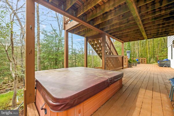 Exterior, Hot Tub