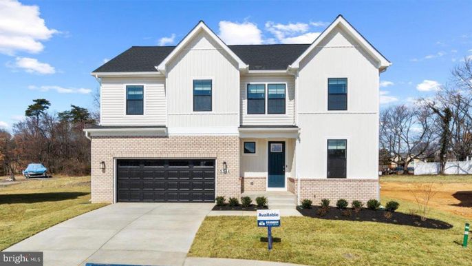Attached, Exterior, Facade, Brick Facade, Farmhouse