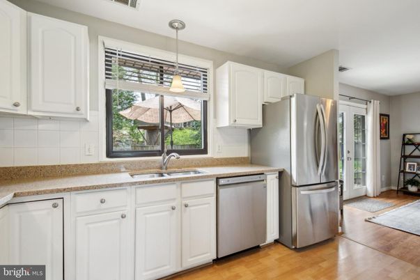 Interior, Kitchen, Pendant Lights, Wood Texture Flooring