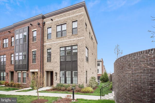 Exterior, Facade, Brick Facade, Rowhouse