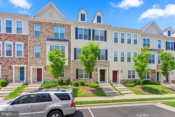 Exterior, Facade, Brick Facade, Rowhouse