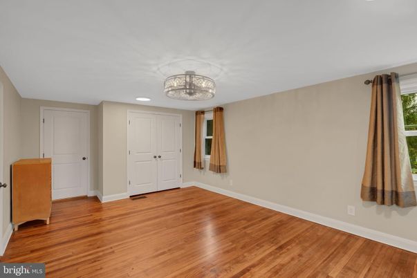Chandelier, Empty room, Interior, Recessed Lighting, Wood Texture Flooring