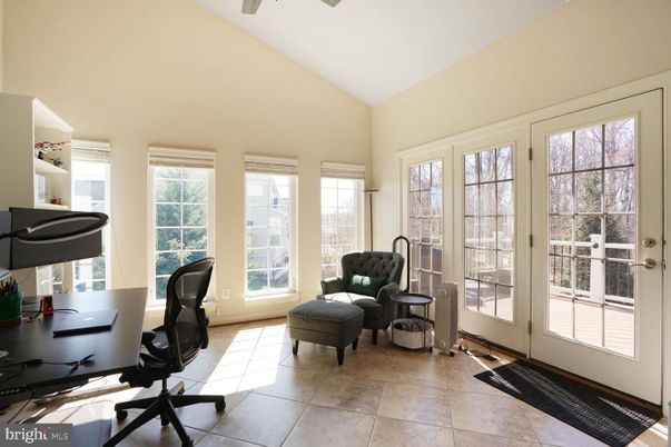 Home Office, Interior
