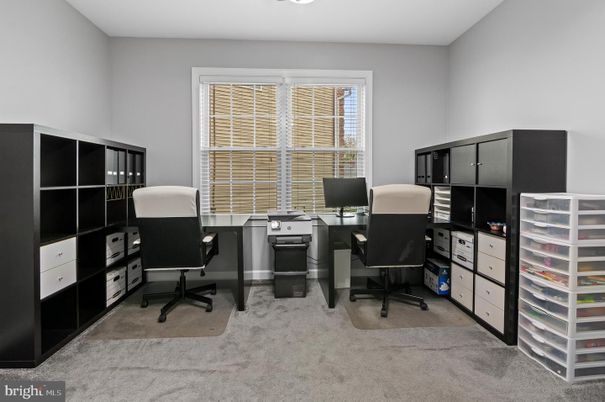 Home Office, Interior