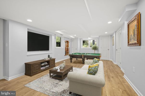 Billiard Table, Game Room, Interior, Living room, Recessed Lighting, Wood Texture Flooring