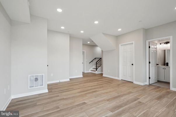 Empty room, Interior, Recessed Lighting, Wood Texture Flooring
