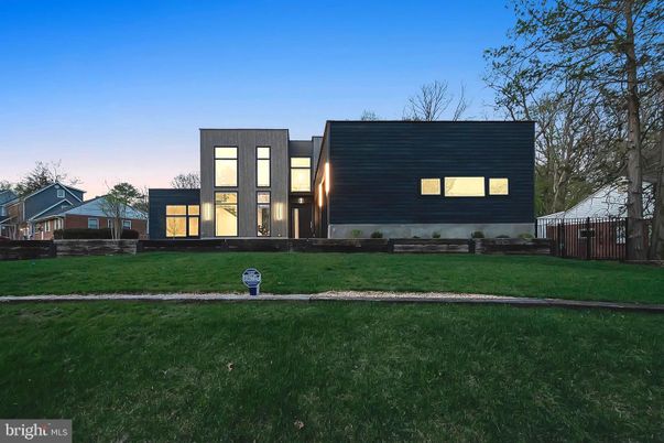 Backyard, Exterior, Facade, Modern