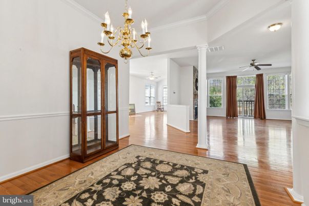 Chandelier, Empty room, Interior, Wood Texture Flooring