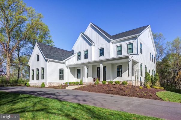 Exterior, Facade, Farmhouse