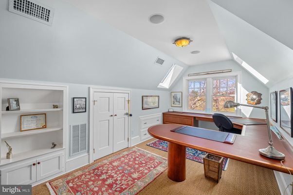 Home Office, Interior