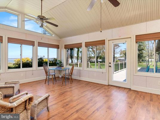 Dining room, Interior, Sun Room, Water, Wood Texture Flooring