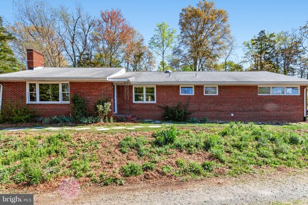 Exterior, Facade, Brick Facade, Ranch