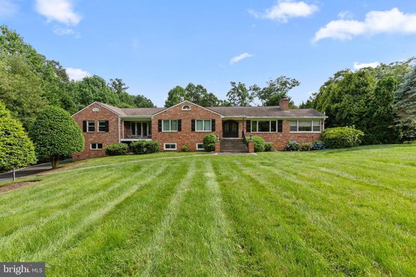Backyard, Exterior, Facade, Brick Facade, Ranch