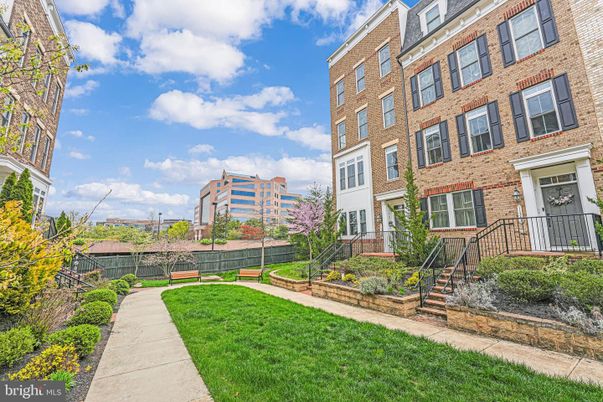 Backyard, Exterior, Facade, Brick Facade, Rowhouse