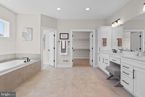 Bathroom, Dual Sink Vanities, Interior, Recessed Lighting